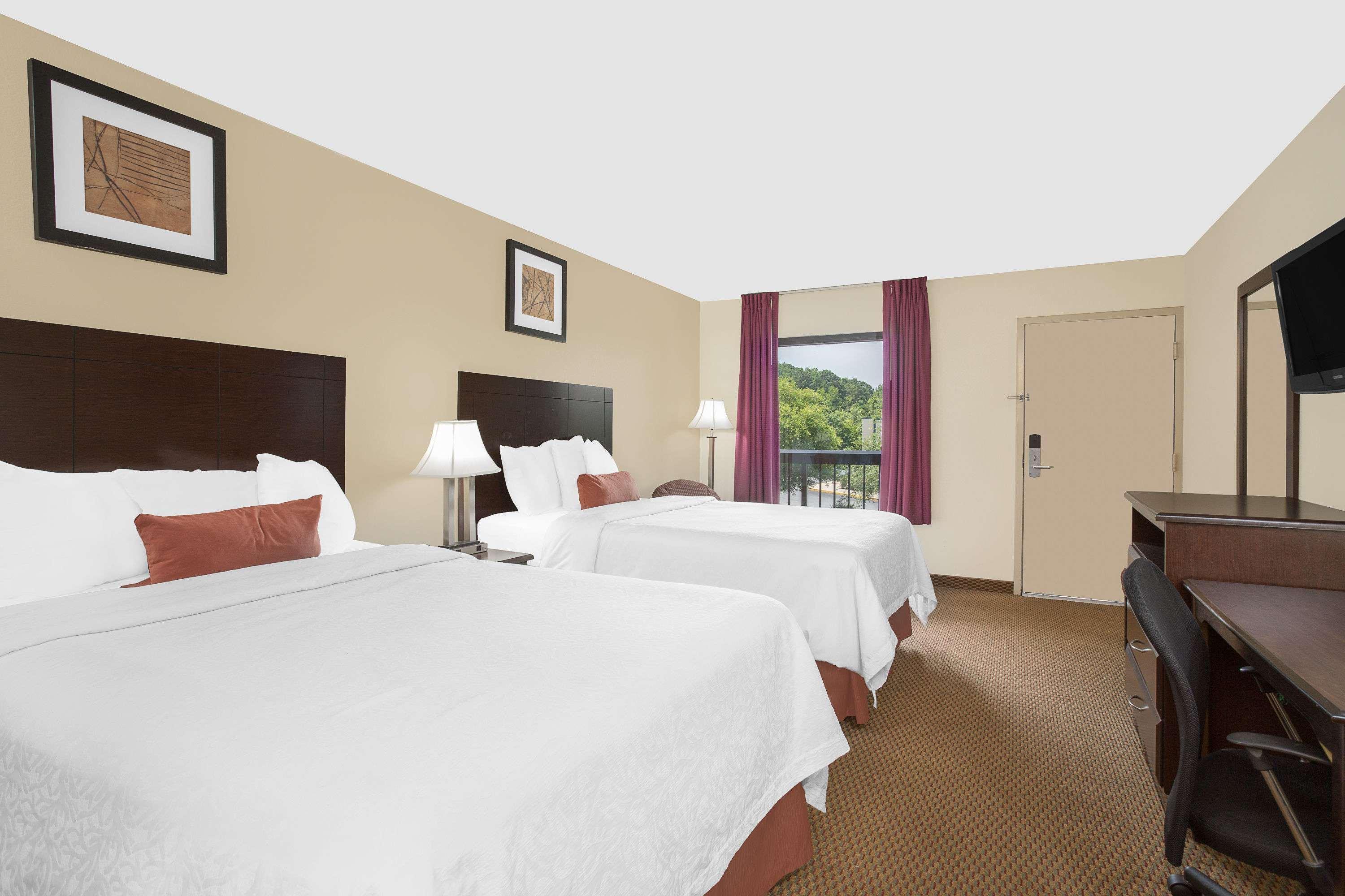 Baymont By Wyndham Greenville Bagian luar foto