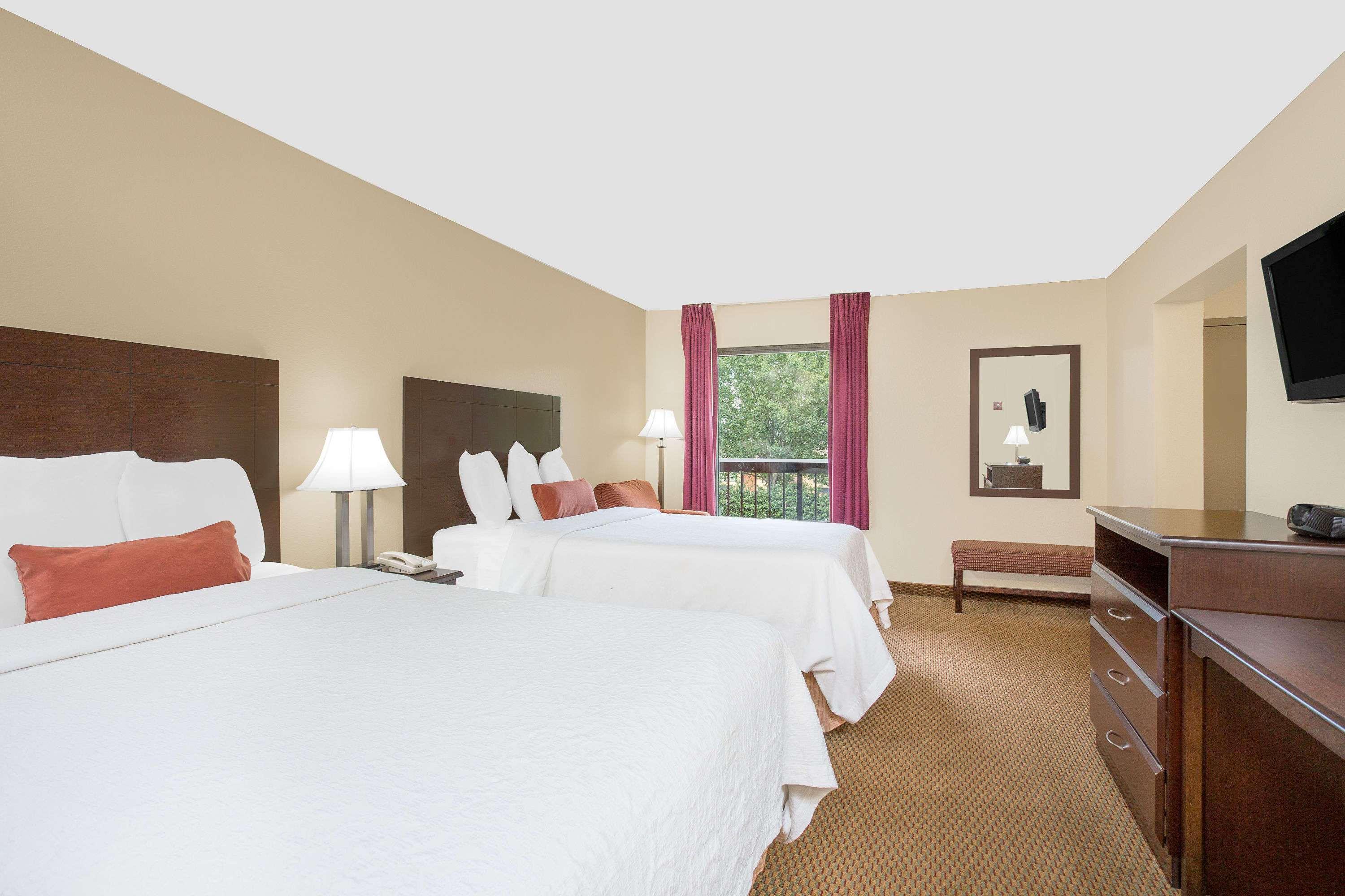 Baymont By Wyndham Greenville Bagian luar foto